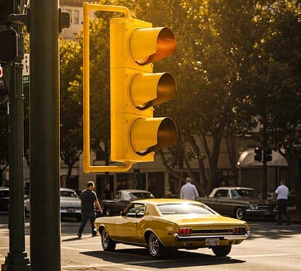 Cuanto es la multa por pasar el semáforo en amarillo